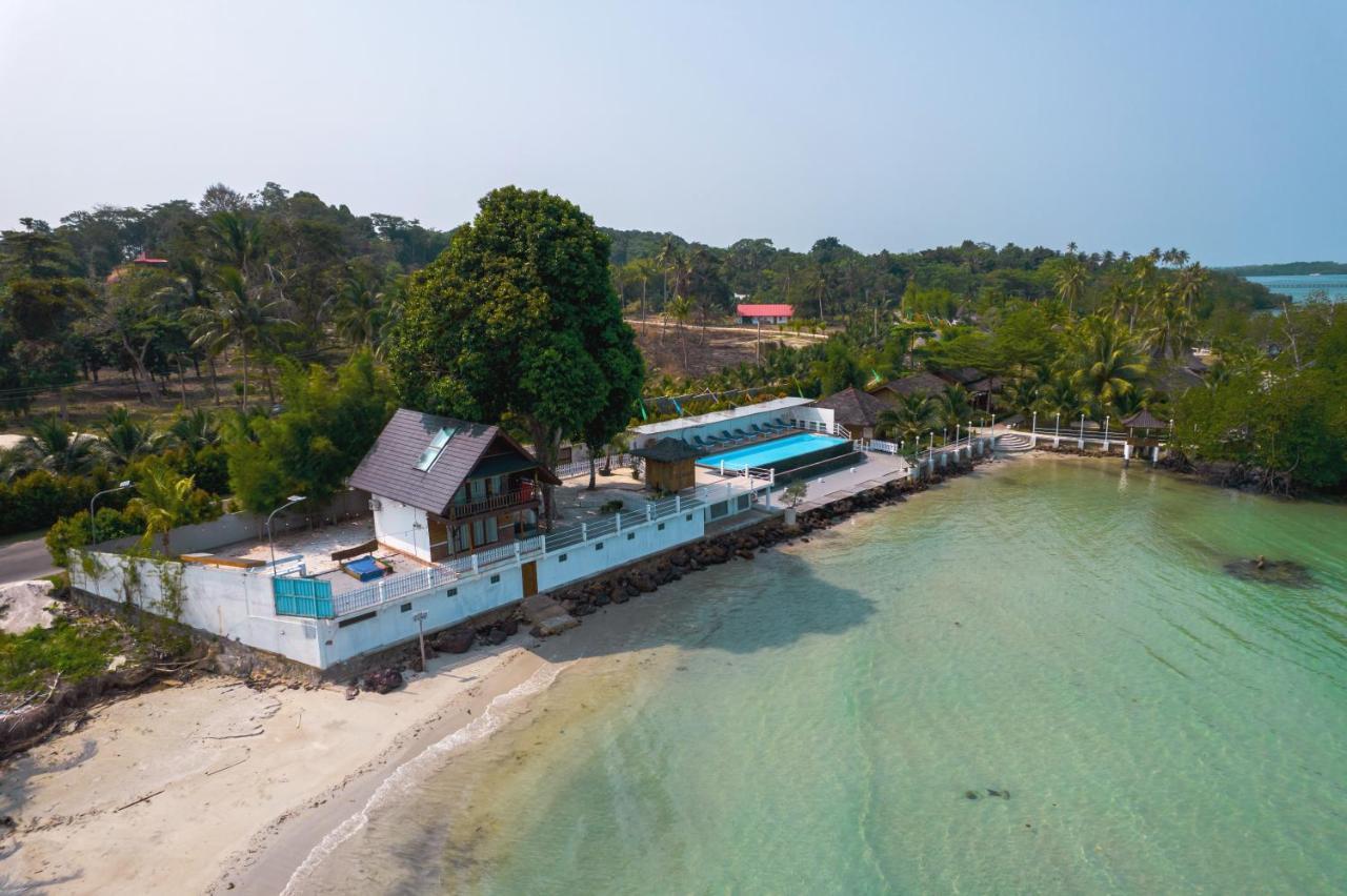 Bintan Exotica Resort By Waringin Hospitality Berakit Екстер'єр фото